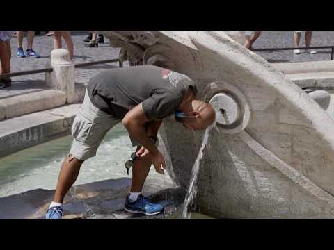 Tourists and locals on the hunt for water in Rome heatwave