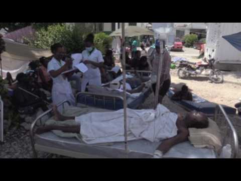 Haitian hospitals overwhelmed by earthquake casualties