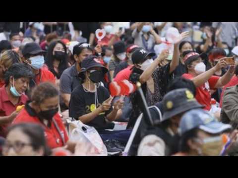 Thousands of protesters show up one more day against the Thai Government