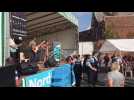 Arleux : Jean-Pierre Mader chante devant un cordon de gendarmes