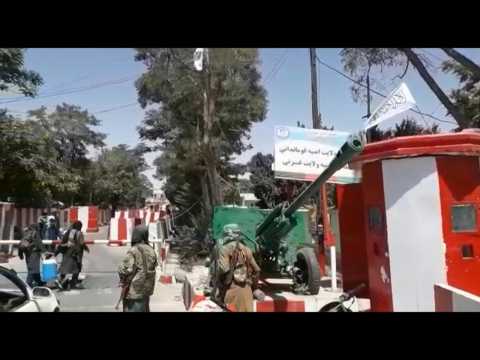 Afghanistan: Taliban gather at Ghazni police compound