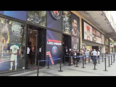 Messi remains the star in the PSG store in Paris despite Mbappé staying