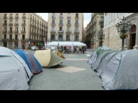 First night of camping and hunger strike by nightlife entrepreneurs in Barcelona