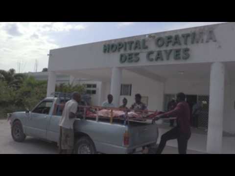 Wounded people from Saturday quake continue to arrive in Haitian hospitals
