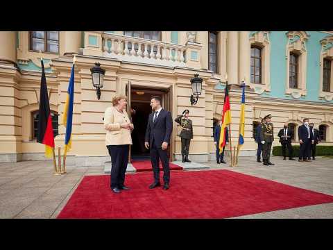 Angela Merkel urges high-level meeting on eastern Ukraine in 'farewell visit' to Kyiv