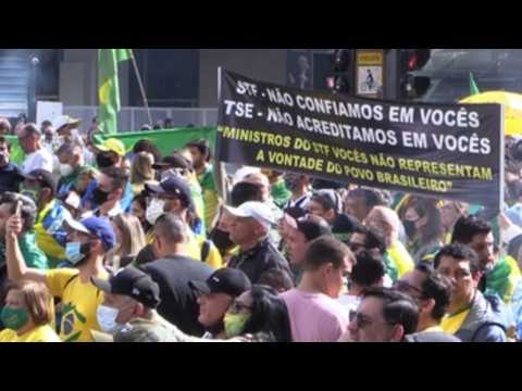 Thousands of Brazilians take to the streets in support of Bolsonaro