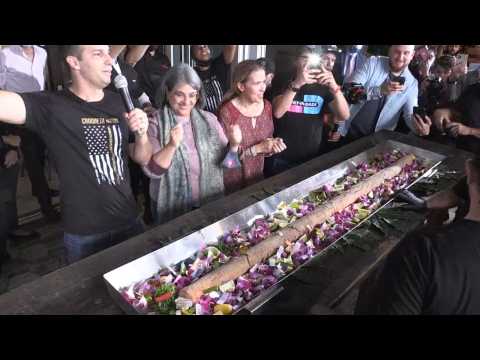 Restaurant in Miami prepares world's longest croquette