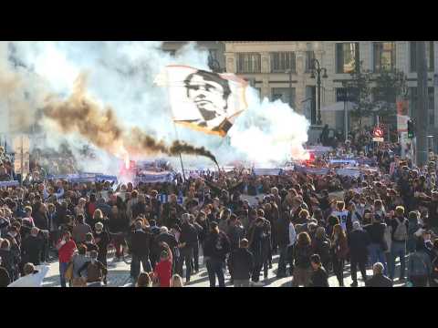 Fans of late French tycoon Bernard Tapie gather in Marseille