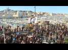 Marseille: des milliers de supporters accompagnent le cercueil de Bernard Tapie