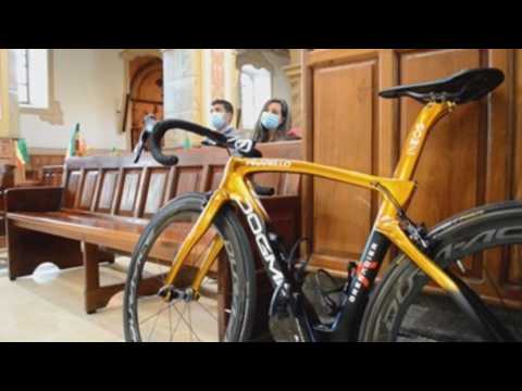 Ecuadorian cyclist Richard Carapaz receives blessings from Pope Francis