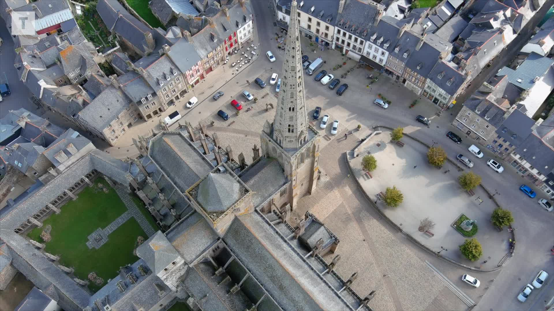 La cathédrale de Tréguier filmée par un drone (Le Télégramme)