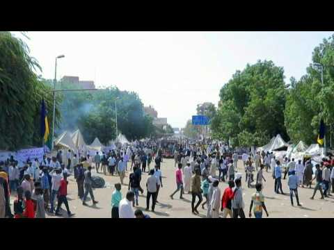 Sudanese pro-military protesters gather for sixth day of sit-in