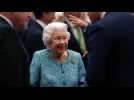 La reine Elizabeth II commence à montrer des signes de faiblesse physique