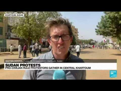 Sudan protest: Rival camps take to the streets as tensions rise in central Khartoum
