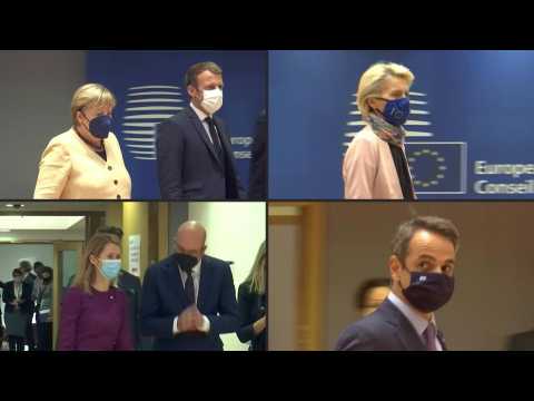 EU leaders hold roundtable