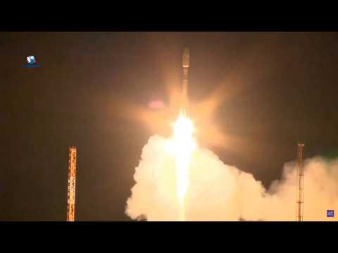 Russian Soyuz rocket blasts off to launch 36 new UK satellites