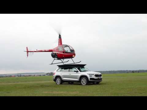 ŠKODA KODIAQ - Landing on its roof with a helicopter