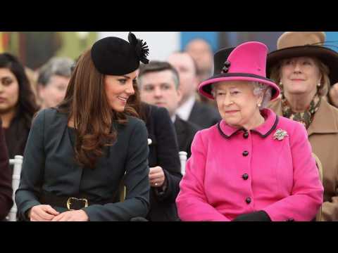 VIDEO : Kate Middleton : Elisabeth II clbre son anniversaire de manire mouvante