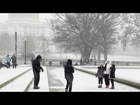 Snow blankets Washington, DC as winter storm hits eastern US