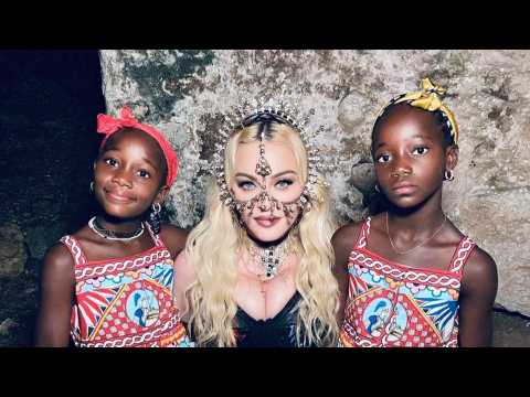 VIDEO : Madonna partage une rare vido de ses jumelles Stella et Esther