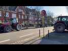 Manifestation des agriculteurs: une quarantaine de tracteurs cerne la sous-préfecture de Calais