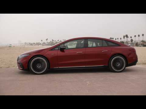 Mercedes-AMG EQS 53 4MATIC+ Exterior Design in Hyazinth red