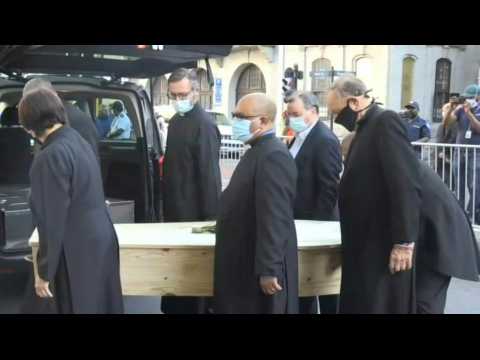 Tutu's body arrives at St George's Cathedral for second day of tributes