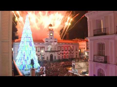 Madrid rings in New Year with fireworks show at Puerta del Sol square