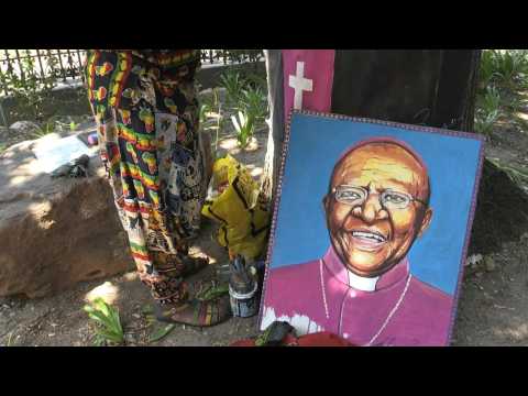 Mourners in Cape Town pay last respects to Desmond Tutu