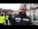 VIDÉO. À Brest, les salariés de Damen manifestent devant la sous-préfecture hautement gardée