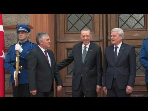 Turkish President welcomed in Sarajevo at the beginning of a Balkan tour