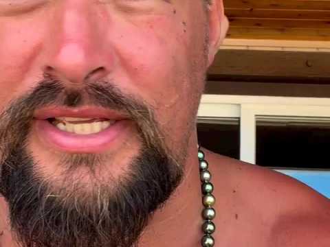 VIDEO : Jason Momoa se rase la tte... pour la bonne cause
