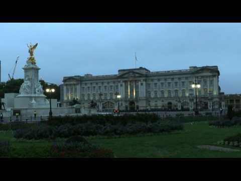 Images of Buckingham Palace as London prepares for arrival of queen's coffin