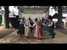 VIDEO. Démonstration de danse folklorique par l'association de Lisieux Normand'hier