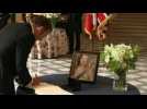 Queen's death: Macron signs the book of condolences at the British embassy