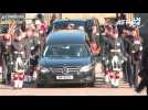 Charles III en tête de la procession accompagnant le cercueil d'Elizabeth II à Edimbourg