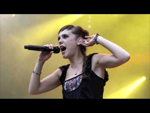 VIDEO : La chanteuse Zaz, non vaccine, annule sa tourne au Canada