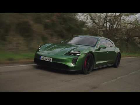 The new Porsche Taycan GTS Sport Turismo Design in Mamba Green