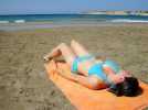 Var : Une adolescente de 16 ans étranglée par un mineur sur la plage pendant qu'elle bronzait
