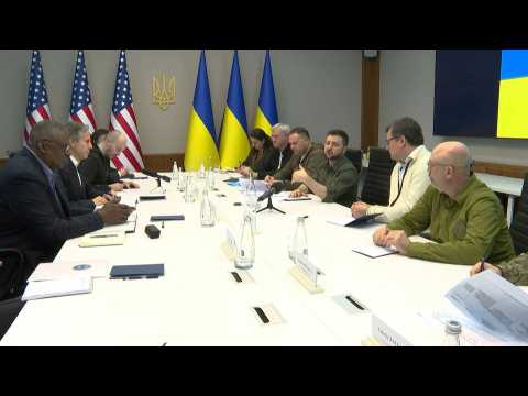 Zelensky thanks US for support during meeting with top officials in Kyiv