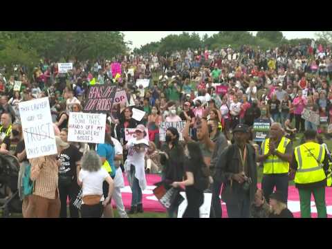 Crowd rallies for abortion rights in Washington, DC