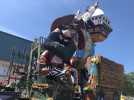 VIDÉO. À Cholet, au coeur du défilé du carnaval, le char pirate des Skizo se présente