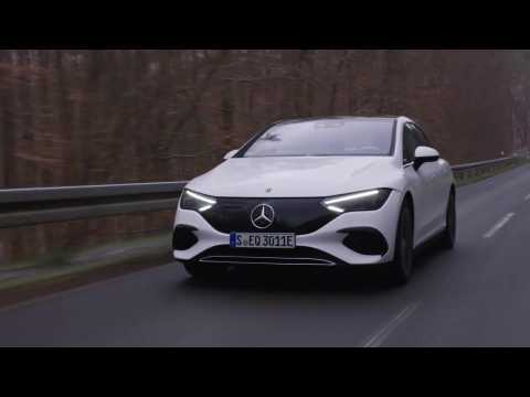 2022 Mercedes-Benz EQE 350 AMG in Opalite white Driving Video