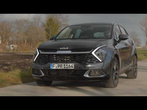 Kia Sportage in Penta Metal Driving Video