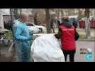 Guerre en Ukraine : à la morgue de Boutcha, les familles de victimes défilent