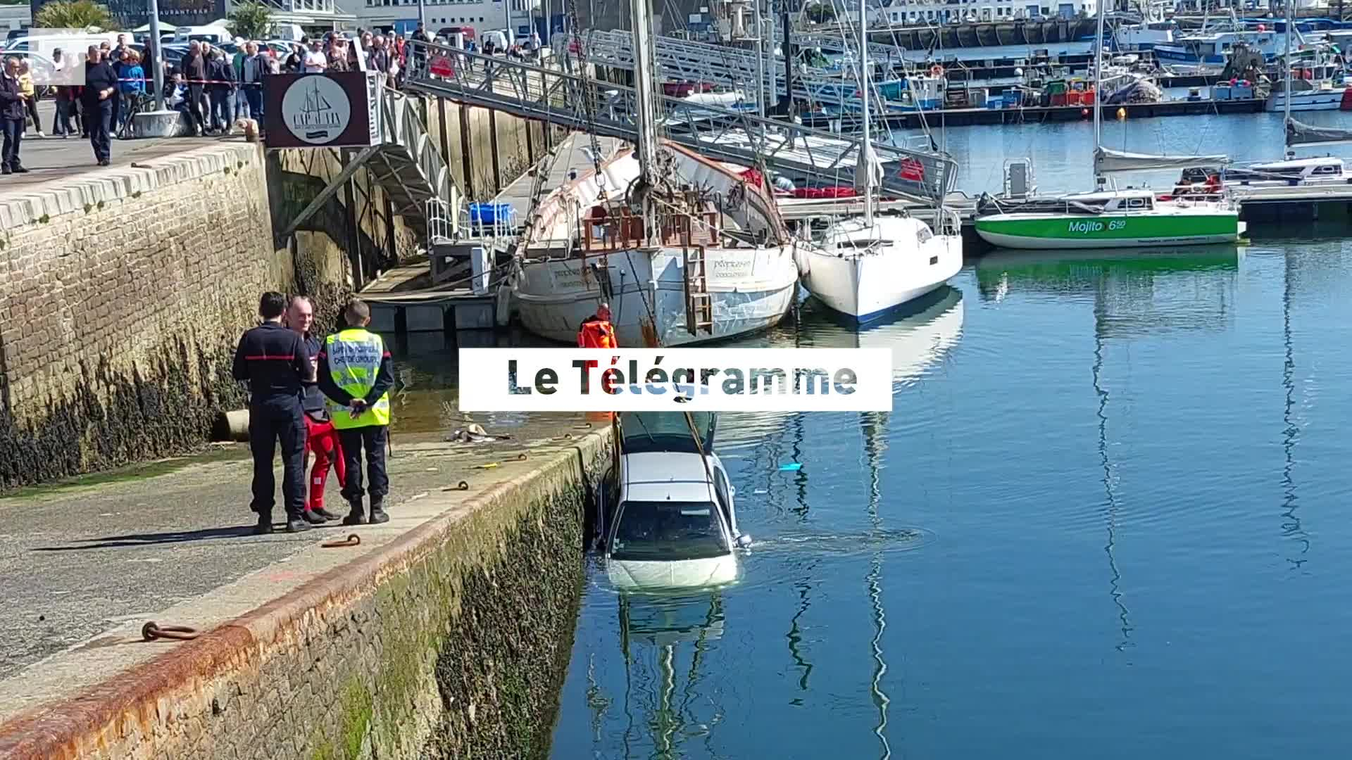 Une voiture sans occupant retrouvée dans le port de Concarneau (Le Télégramme)