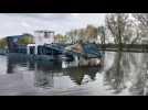 Faucardage des algues invasives dans le canal à Saint-Quentin