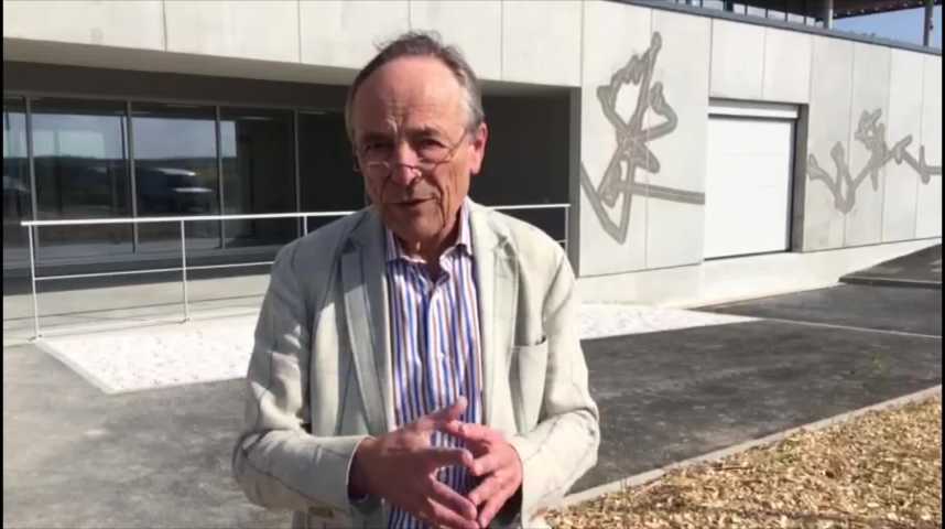 Vidéos Le professeur Devauchelle, auteur de la première greffe