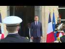 Inauguration: Emmanuel Macron reviews the troops