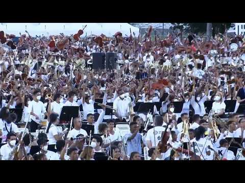 Venezuela pursues world's largest orchestra record